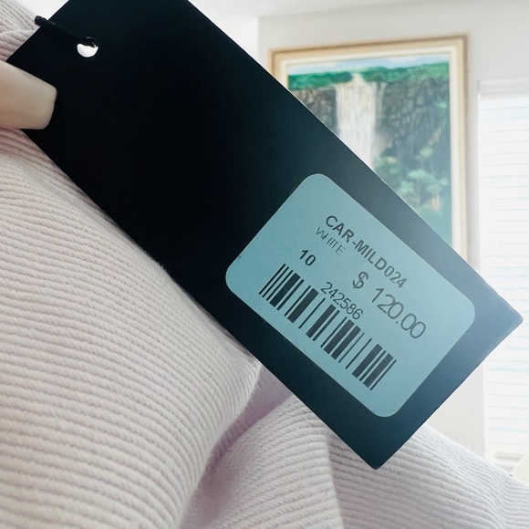 Brand New white top with chains - Picture 8 of 9